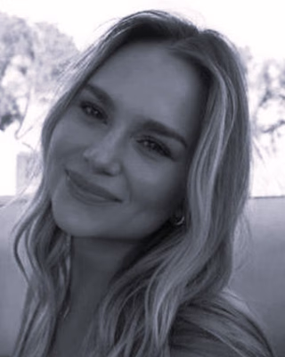 Caitlyn Calhoun, Realtor Associate
