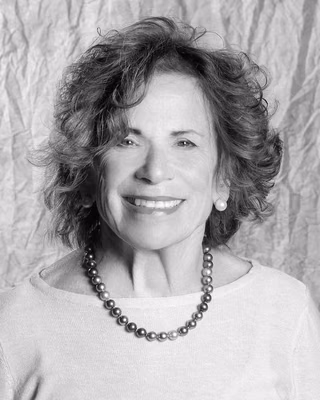 Louise Caplan, Broker Associate