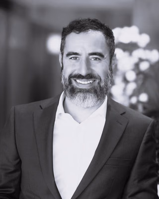 Shadi Qutub, Broker Associate