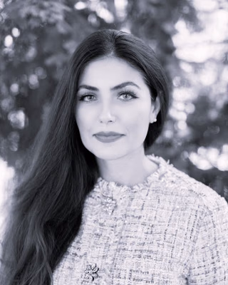 Zoe Hamid, Realtor Associate